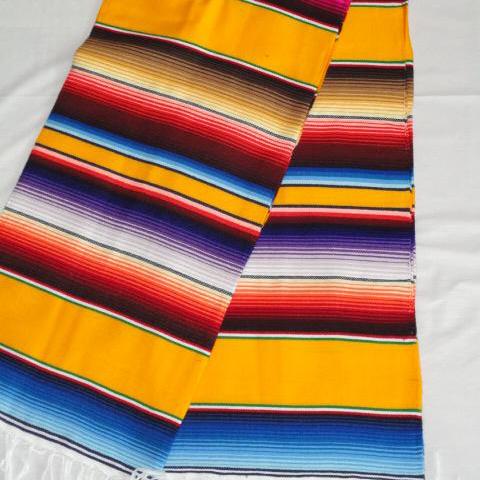 MEXIKANISCHE TEPPICHE in sonnigen Farben im klassischen mexikanischen Stil